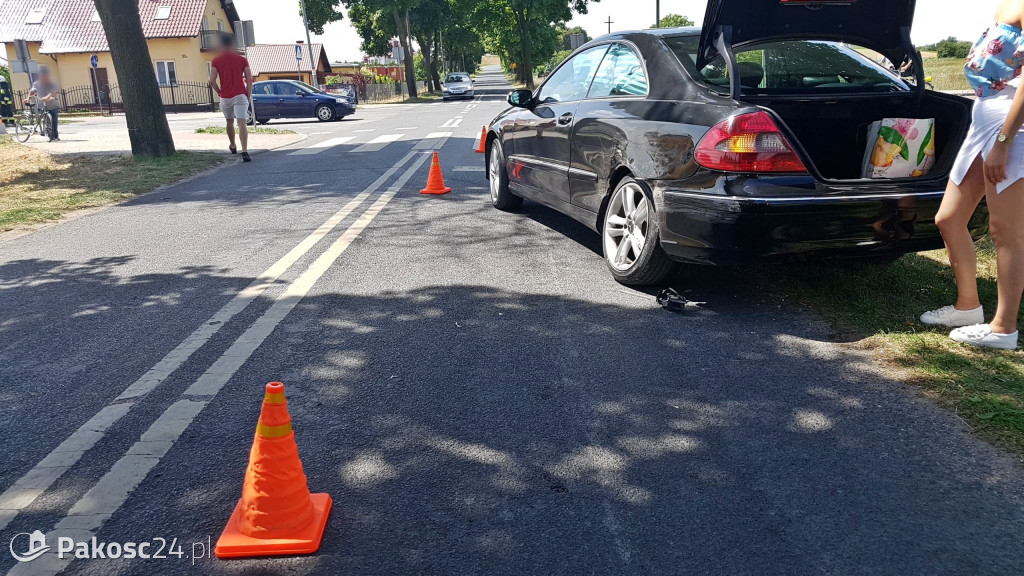 Kraksa na ruchliwym skrzyżowaniu