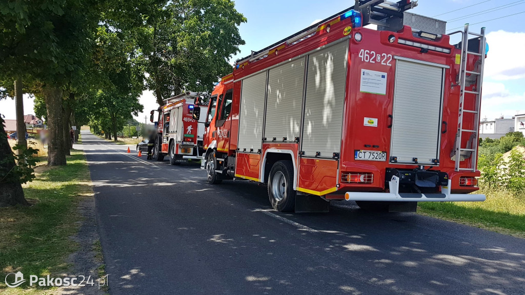 Kraksa na ruchliwym skrzyżowaniu
