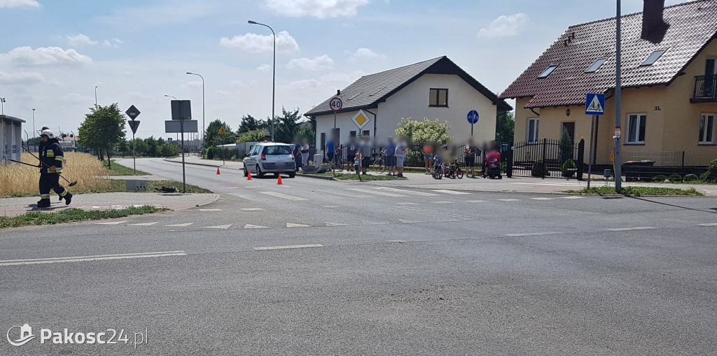 Kraksa na ruchliwym skrzyżowaniu