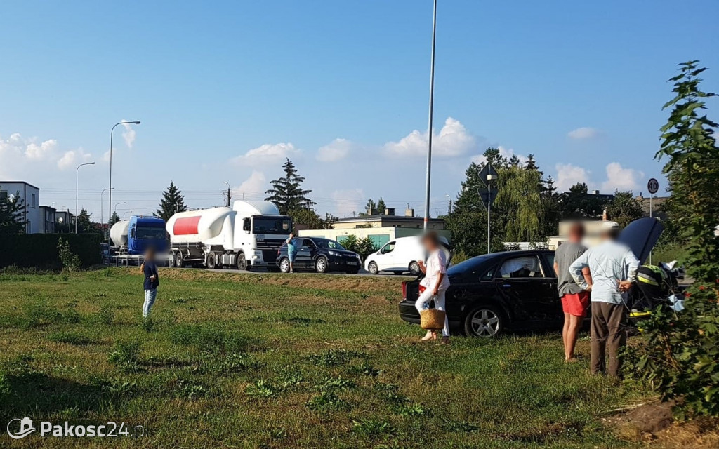 Kraksa na skrzyżowaniu Mogileńskiej i Mikołaja
