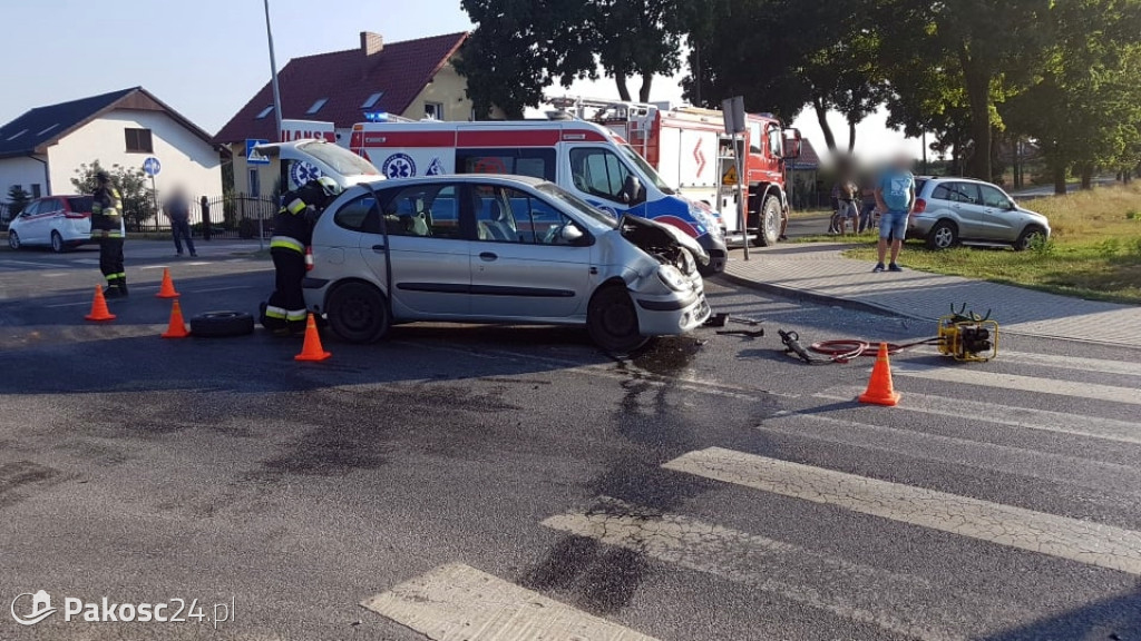 Kraksa na skrzyżowaniu Mogileńskiej i Mikołaja