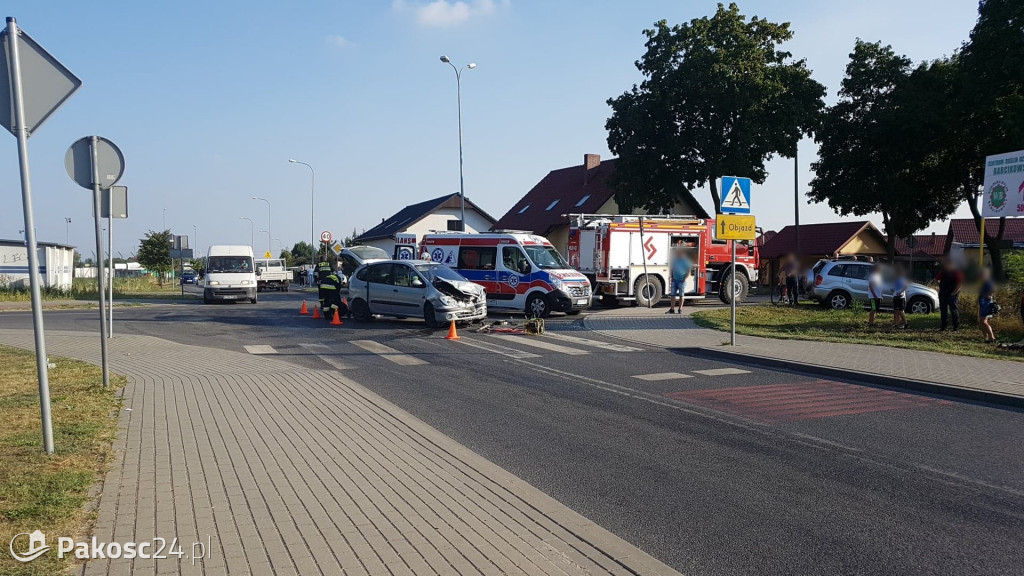 Kraksa na skrzyżowaniu Mogileńskiej i Mikołaja