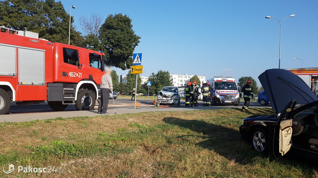 Kraksa na skrzyżowaniu Mogileńskiej i Mikołaja