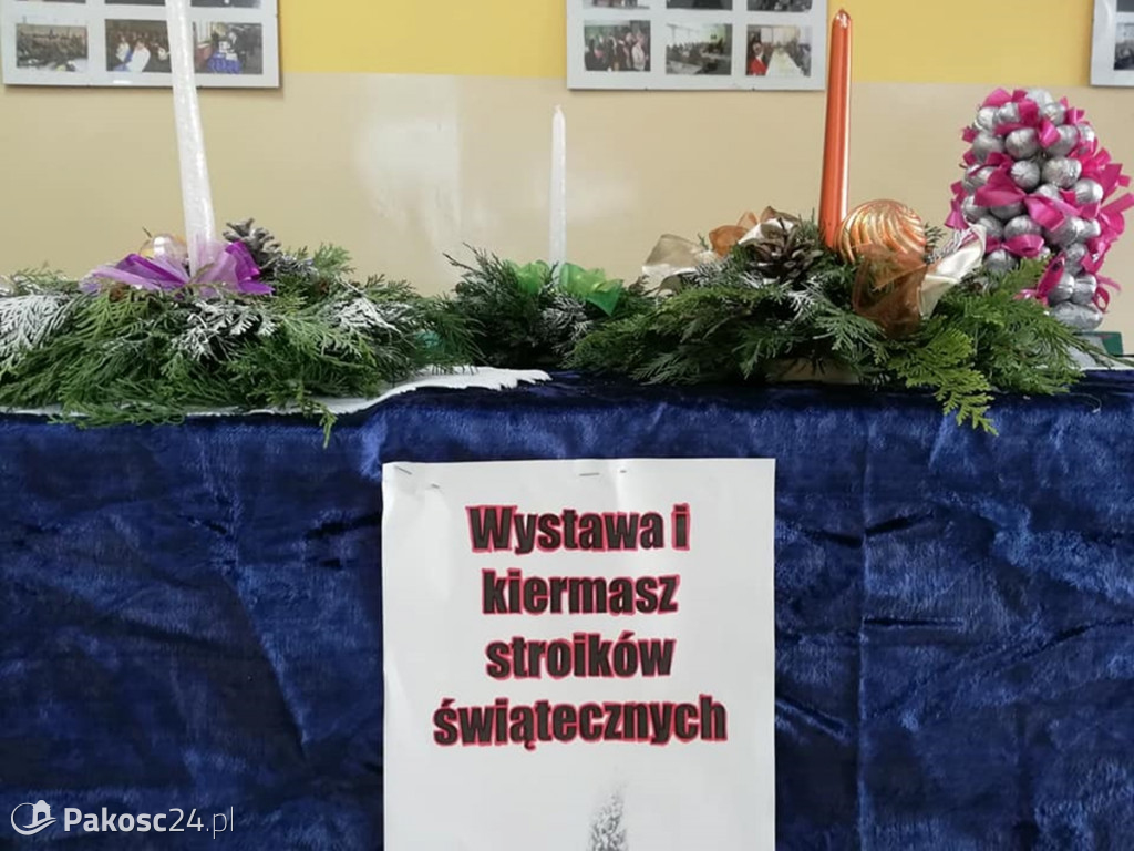 Wystawa i kiermasz świątecznych stroików