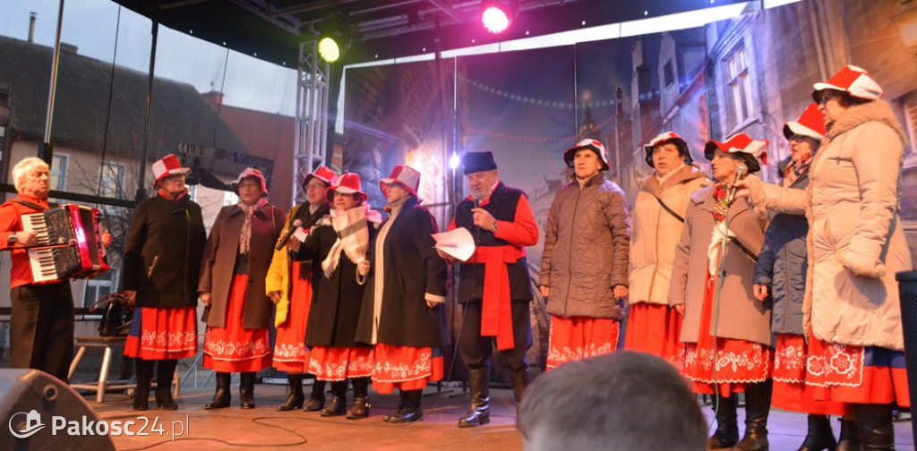 Świąteczne spotkanie przy choince