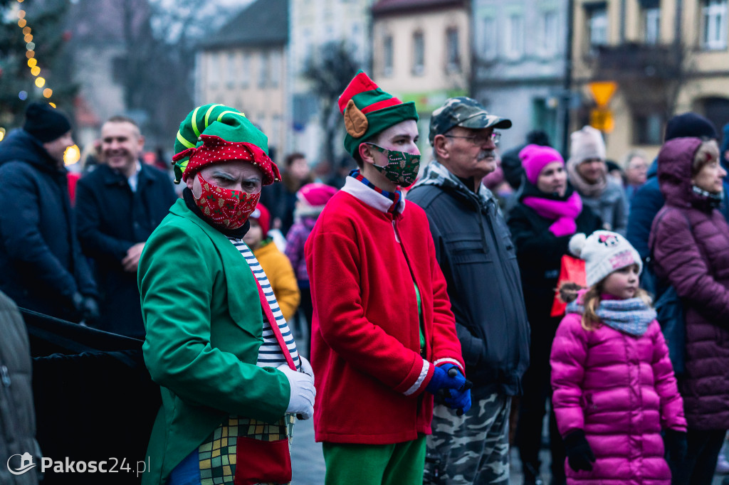 Świąteczne spotkanie przy choince