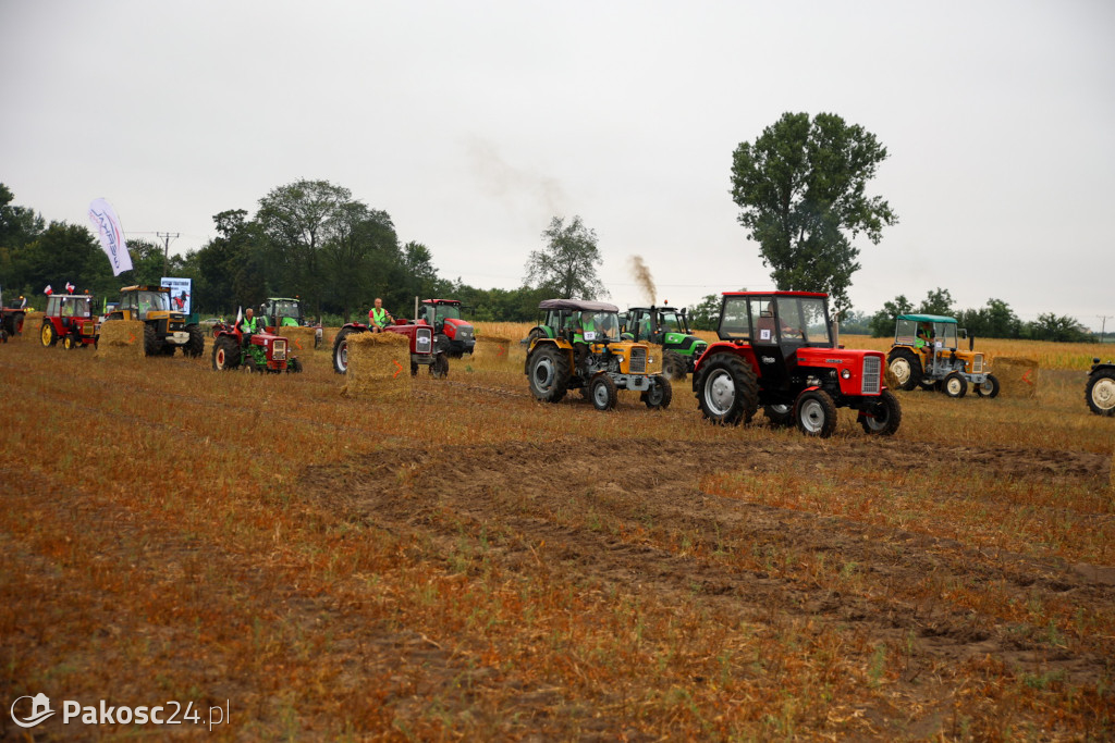 Kujawsko-Pałucki Rajd traktorów na polach Wielowsi