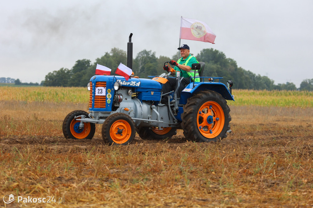 Kujawsko-Pałucki Rajd traktorów na polach Wielowsi