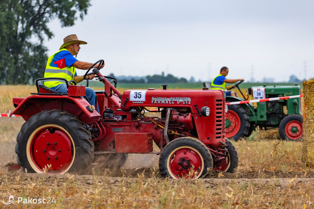 Kujawsko-Pałucki Rajd traktorów na polach Wielowsi