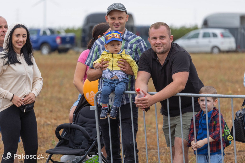 Kujawsko-Pałucki Rajd traktorów na polach Wielowsi