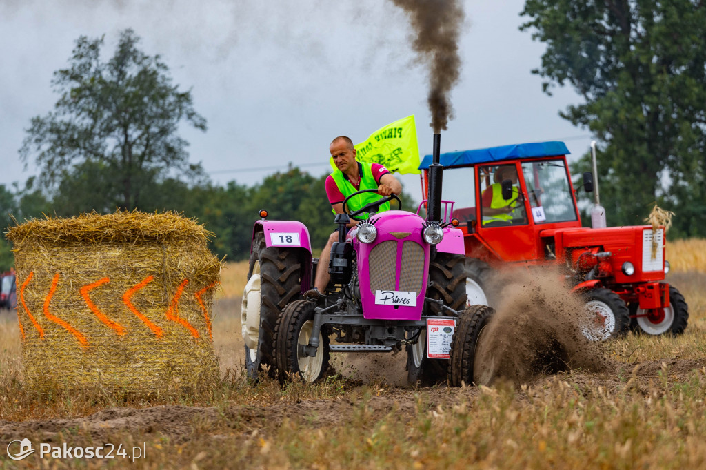 Kujawsko-Pałucki Rajd traktorów na polach Wielowsi