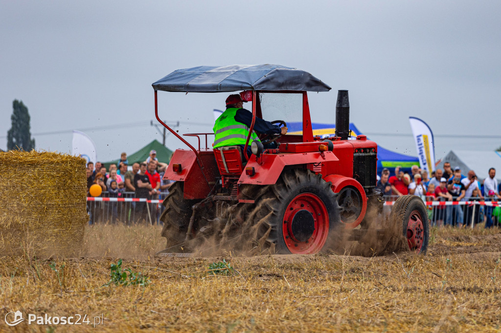 Kujawsko-Pałucki Rajd traktorów na polach Wielowsi