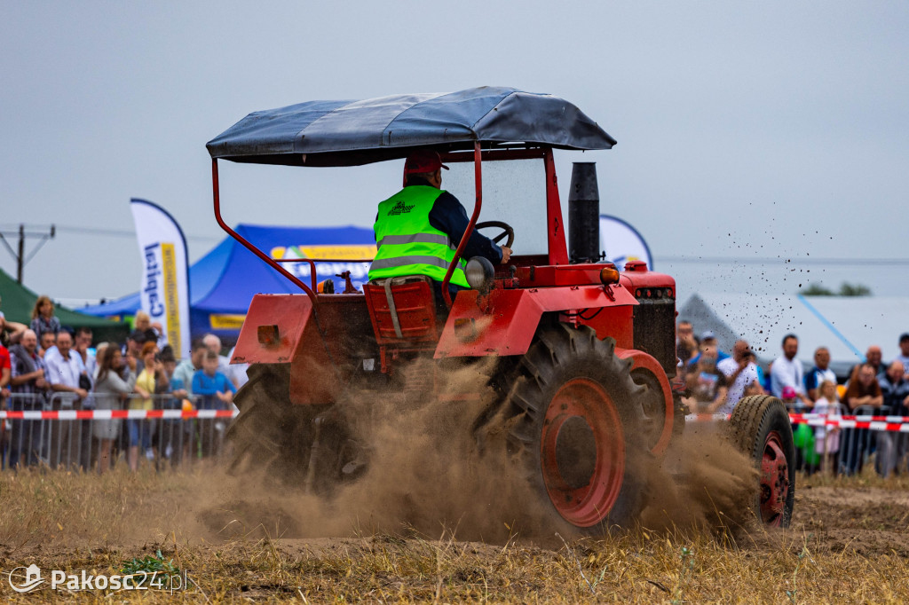 Kujawsko-Pałucki Rajd traktorów na polach Wielowsi