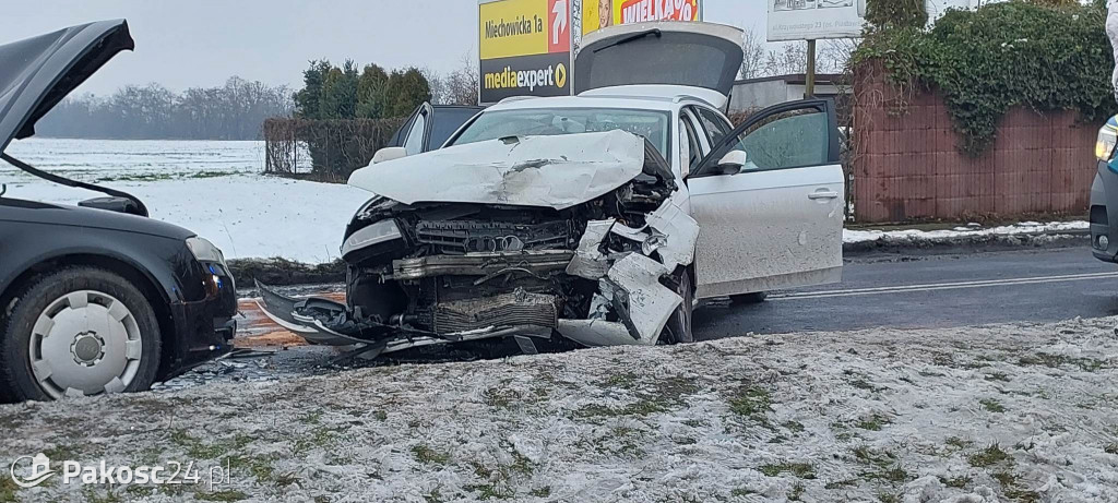 Groźna kraksa na drodze z Inowrocławia do Pakości