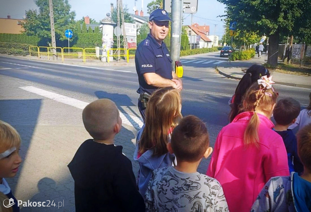 Pakoskie pierwszaki znają dla pieszych znaki