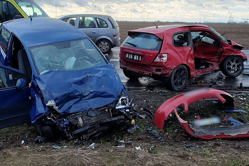 Wypadek na trasie do Pakości. Są poszkodowani