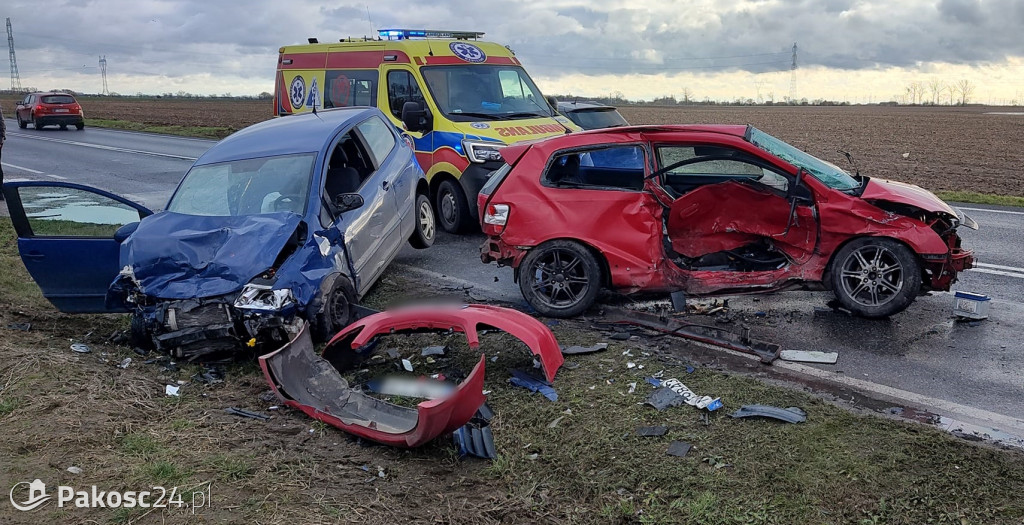 Wypadek na trasie do Pakości. Są poszkodowani