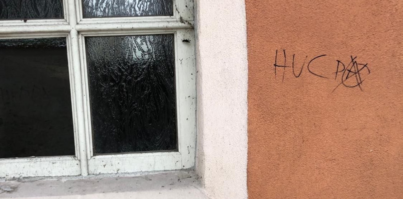 Wandale w rękach policji. Z nudów niszczyli kapliczki