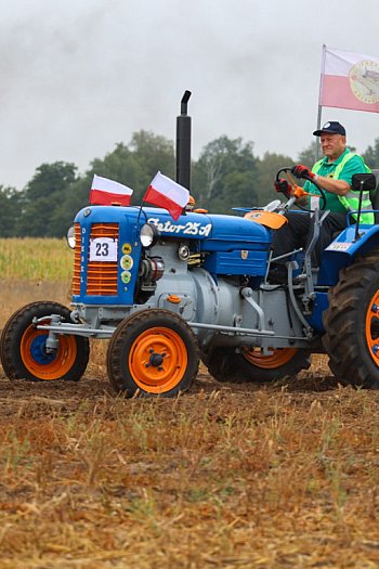 Kujawsko-Pałucki Rajd traktorów na polach Wielowsi-168