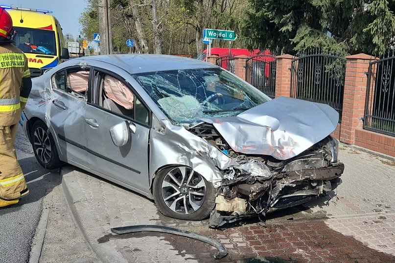 Groźny wypadek w Pakości. Dwie osoby w szpitalu