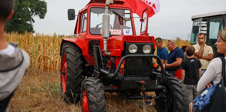 W Wielowsi pod Pakością królują traktory-4125
