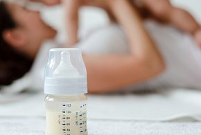 Groźna bakteria w mleku dla niemowląt. Nie podawaj dzieciom!-7717