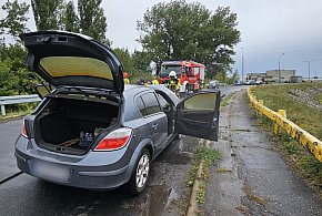 Opel zapalił się na tamie koło Pakości-8942