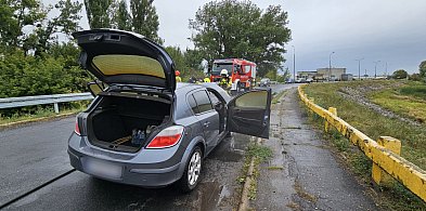 Opel zapalił się na tamie koło Pakości-8942