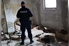 W tych miejscach mogą być bezdomni. Policja patroluje takie lokalizacje-9816