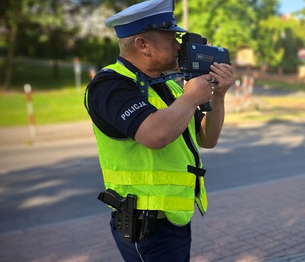 Jechał 109 km/h w terenie zabudowanym i stracił prawo jazdy -10686