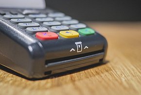 Zakaz sprzedaży i większy nadzór. Tych produktów nie kupią już nieletni-10970