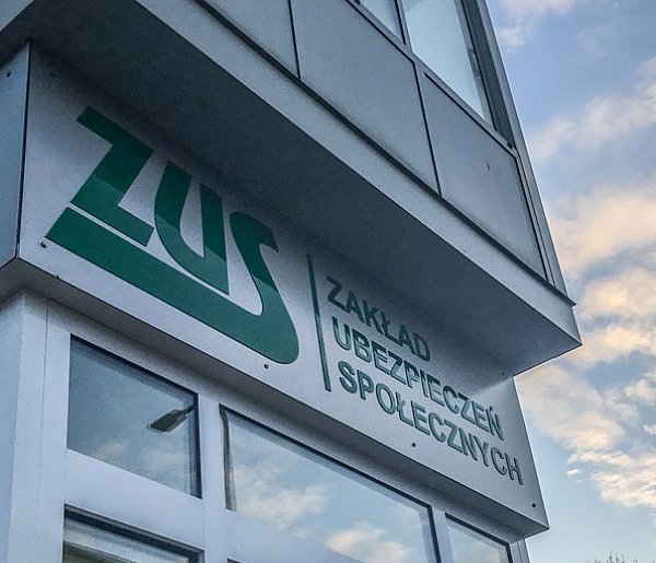 Wakacje składkowe biją rekordy. Nowe dane z ZUS-11007