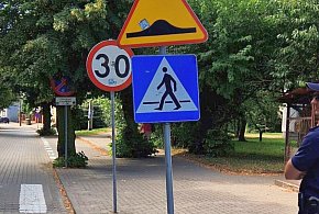 Oznakowanie przy pakoskich szkołach pod lupą policji-11269