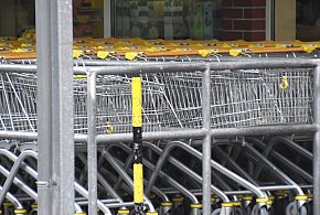 Czy 1 listopada zrobisz zakupy? Ten weekend zaskoczy wielu klientów-11753