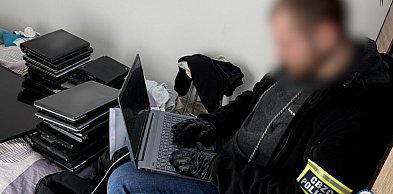 33-latek z Pakości miał sprzedawać paczki z pornografią dziecięcą