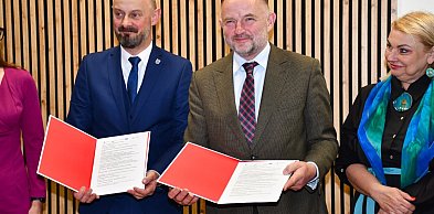 Sala widowiskowa OKiT w Pakości przejdzie modernizację. Podpisano umowę