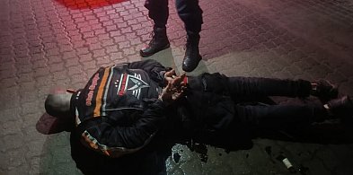 Włamał się do marketu w Pakości. Policja zatrzymała go po chwili