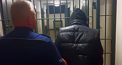 Pościg za audi zaczął się w Rybitwach. Kierowca dojechał prosto do aresztu-11607