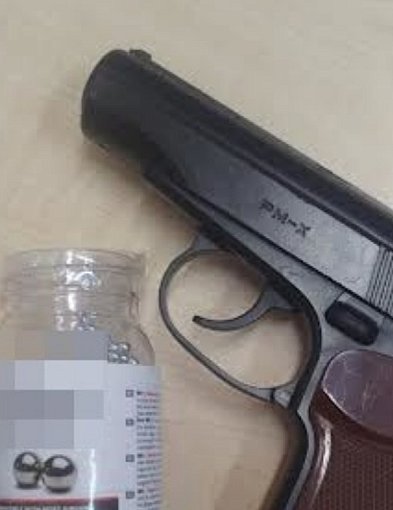 Policyjny pościg za 12-latkiem z wiatrówką