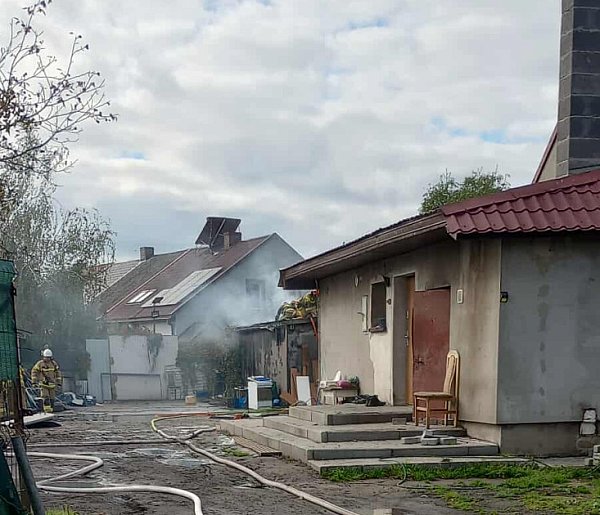 Osiem zastępów straży pożarnej w akcji-11626