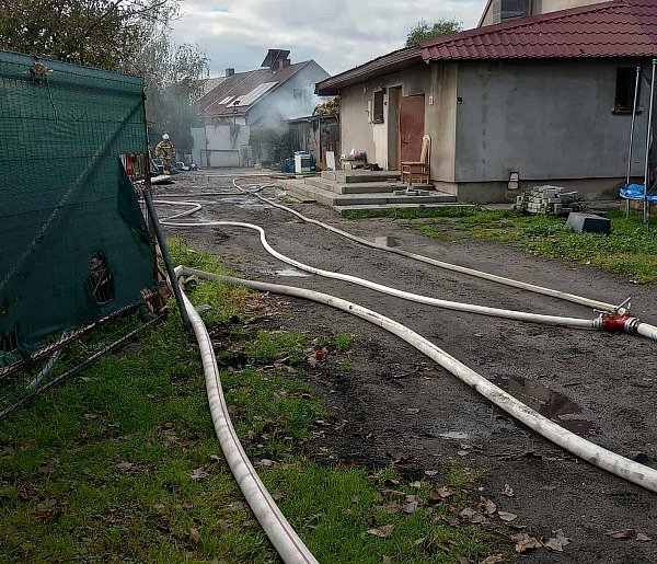 Osiem zastępów straży pożarnej w akcji-11626