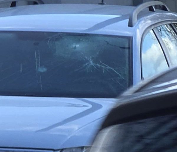 Rowerzystka wjechała wprost pod nadjeżdżający samochód-11738