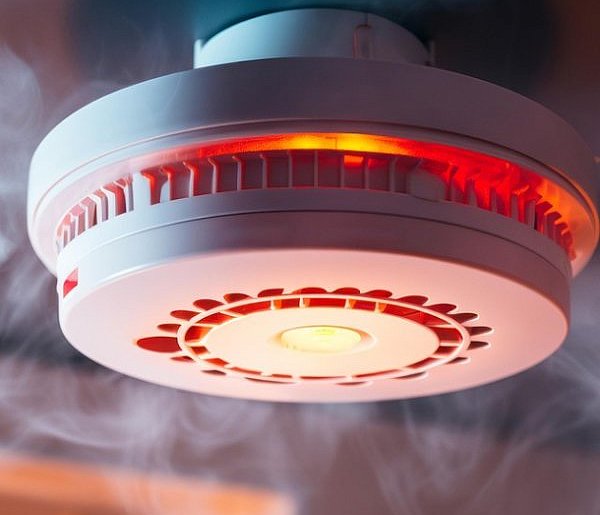 Rewolucja w przepisach pożarowych. Nowe obowiązki dla właścicieli domów i firm-11735