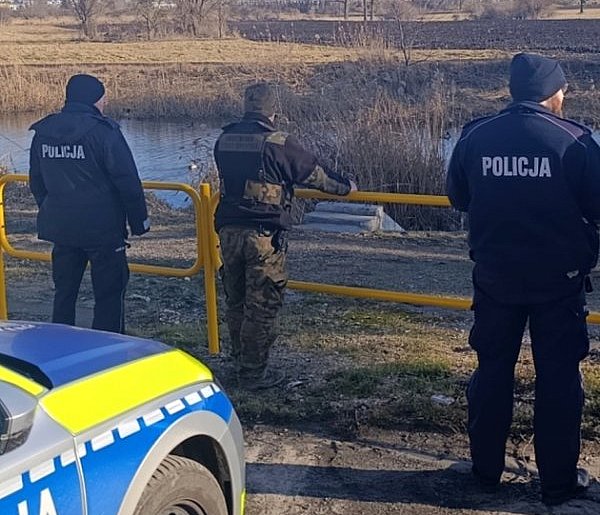 Służby patrolowały akweny. Cel: Bezpieczeństwo i kłusownicy