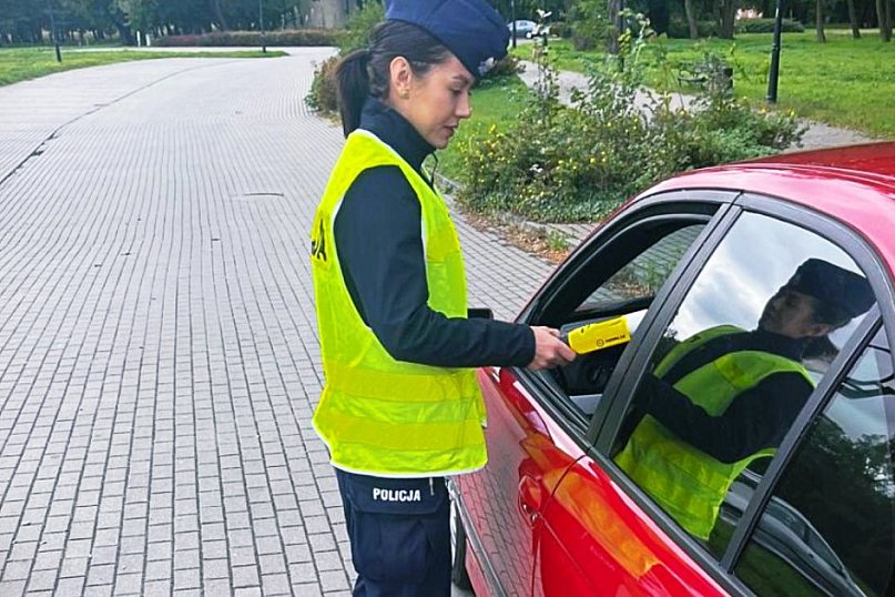 Kontrola trzeźwości kierowców w Pakości